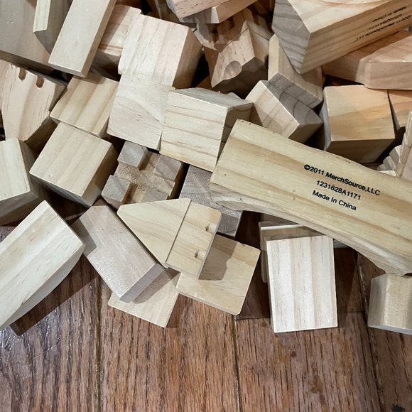 136 pc Lot Kid's Wooden Building Blocks Natural Hardwood Castle Medieval Pieces - Picture 3 of 3